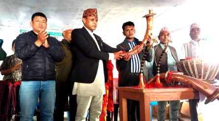 ईलाम नगरपालिका वडा नं २ ले बाँड्याे पञ्चेबाजा : संस्कृति जाेगाउदै राेजगरी सृजना गर्ने मुल उद्देश्य